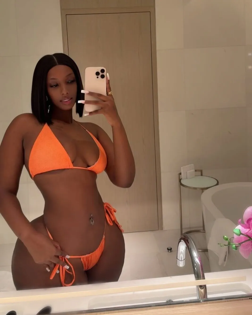 Kisitu Kirabo Porn Videos Showing Off Her Pussy and Boobs
